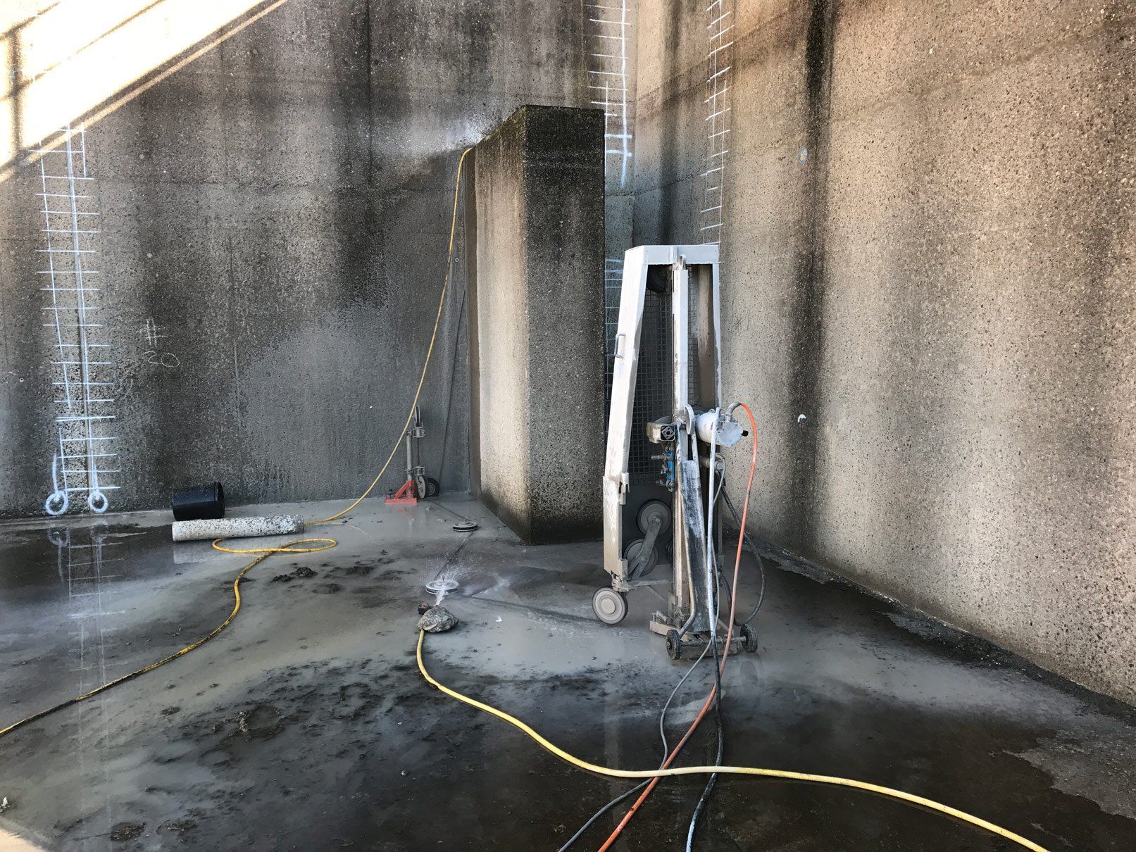 deep concrete cutting