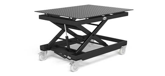 Mobile Lifting Table A black scissor lift table with wheels on a white background.