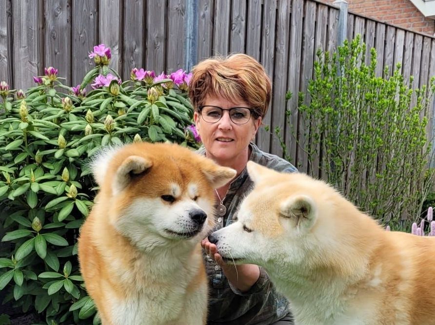 Akitadagen, Oerrasdag, deskundige honden, spiegel ziel, kapper, inge hairfashion