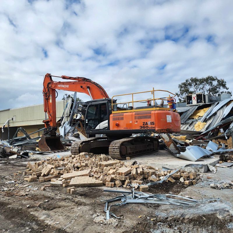 36-tonne excavator