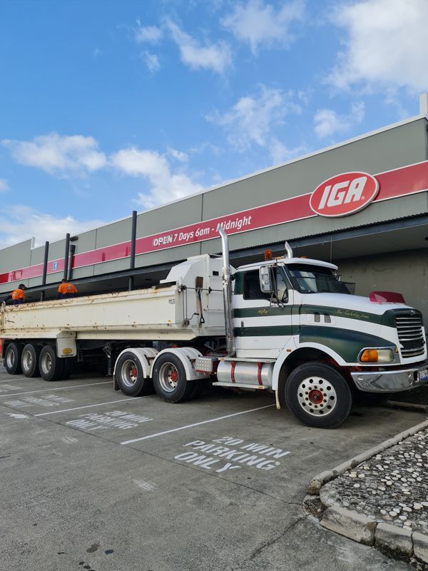 Semi trailer