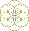 Goudkleurige, overlappende cirkels vormen een symmetrisch, bloemachtig patroon.