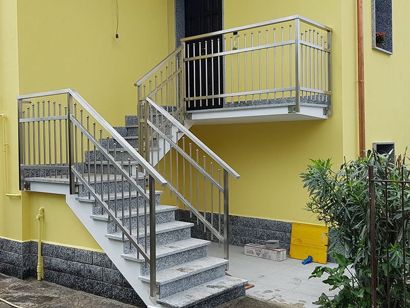Parapetti e balconi in acciaio inox piacenza e parma Linea