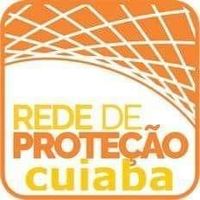 Logo laranja e branca da Rede de Proteção Cuiabá, com linhas em grade no topo.