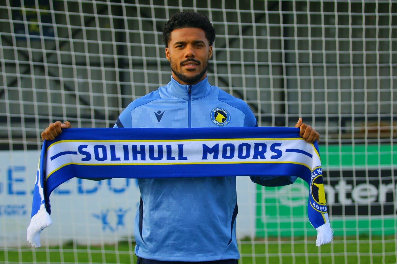 Elias Kachunga Signs for Solihull Moors