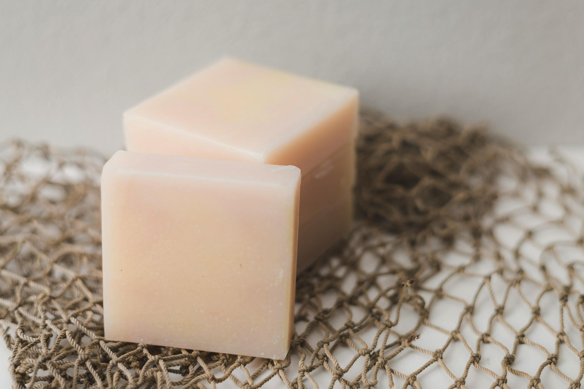 7 irresistible scent blends for soap making