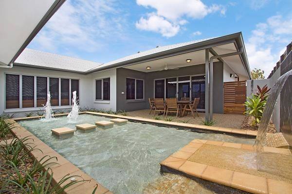 Modern backyard with swimming pool — Custom commercial, residential & equine pools in Berrimah, NT