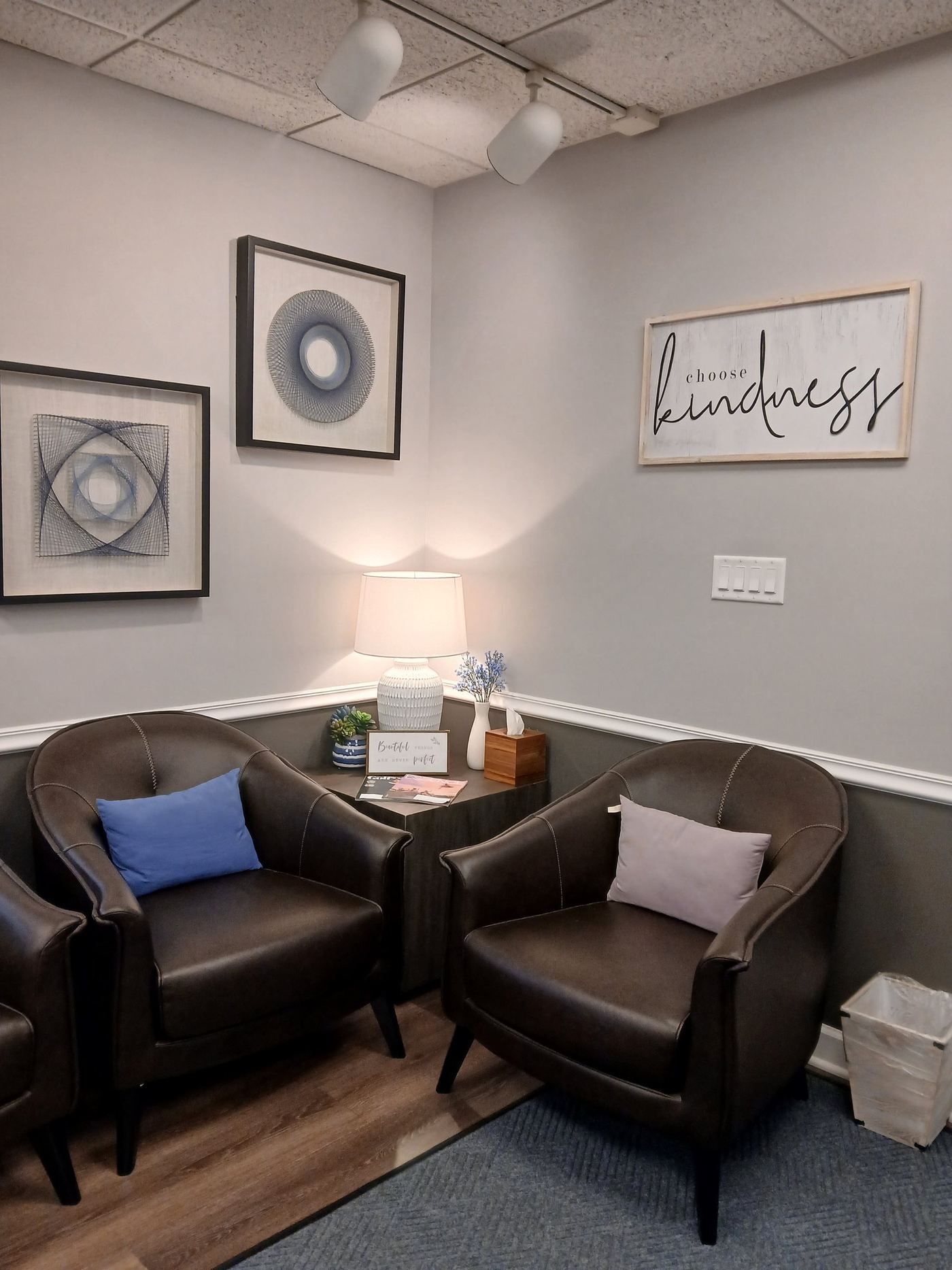The waiting area at Alsahlani and Albazzaz Dental