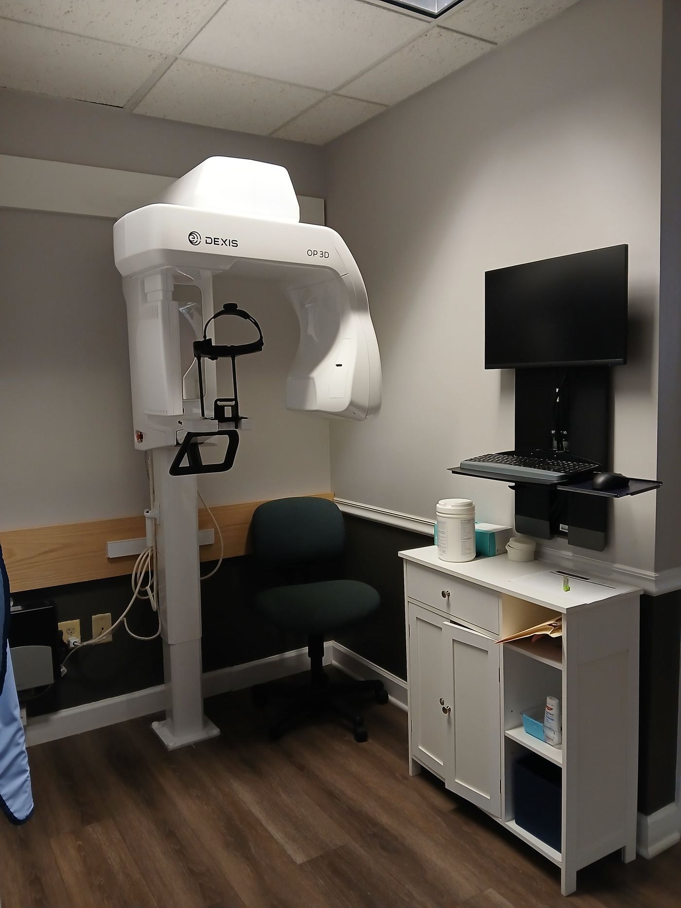 The DEXIS OP 3D cone beam imaging unit in the Waukegan office