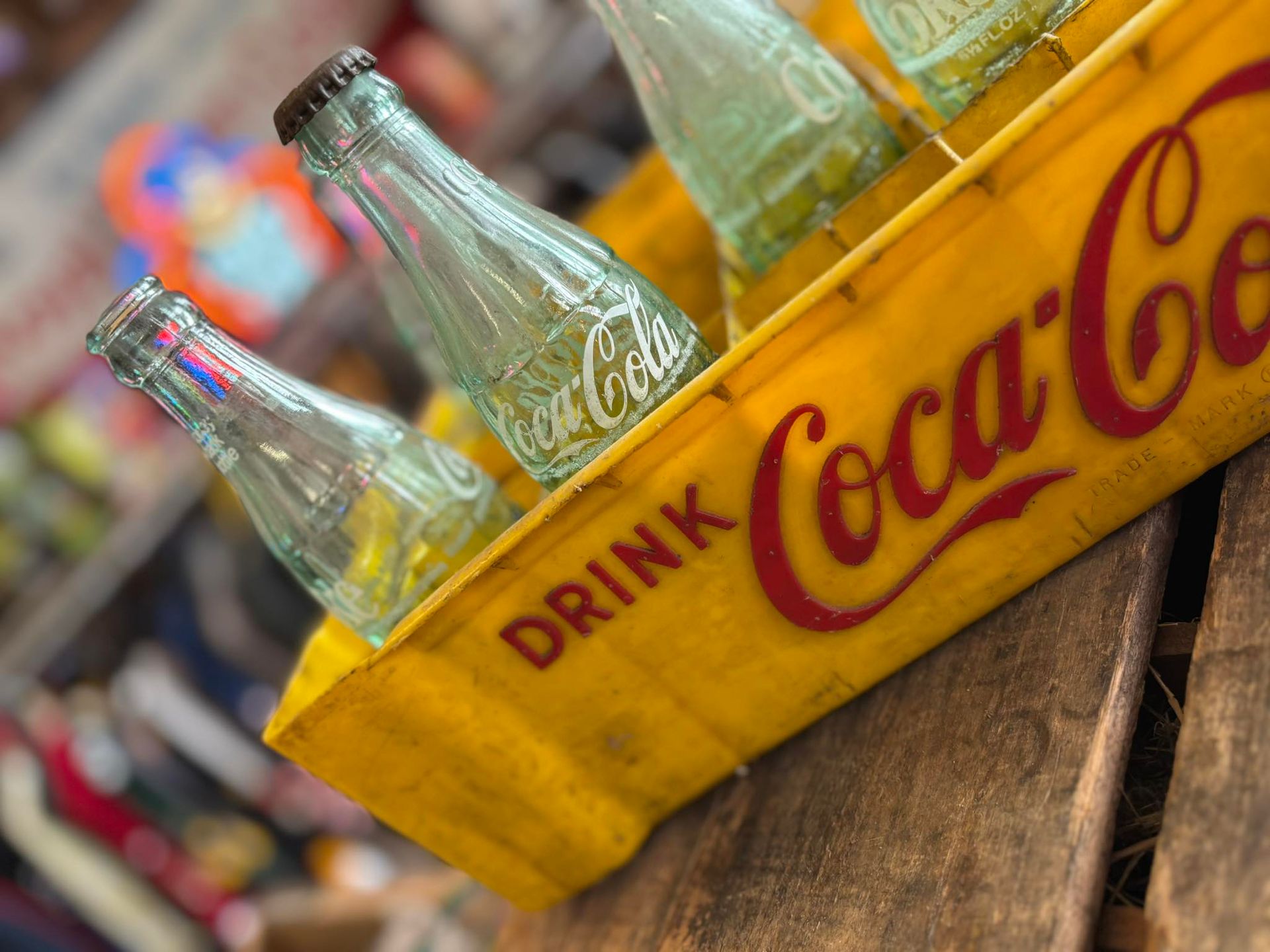 Casier en Plastique Vintage Coca-Cola des Années 70 avec 10 Bouteilles en  Verre, image size:1920x1440