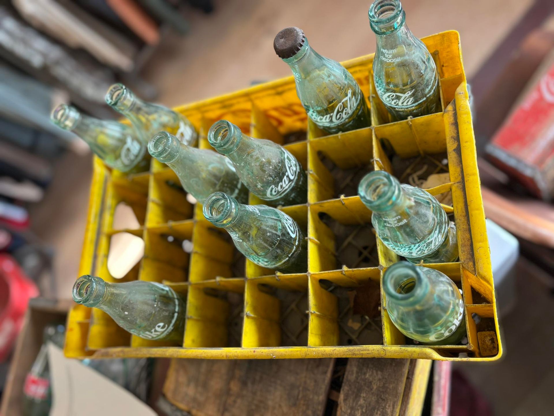 Casier en Plastique Vintage Coca-Cola des Années 70 avec 10 Bouteilles en  Verre, image size:1920x1440