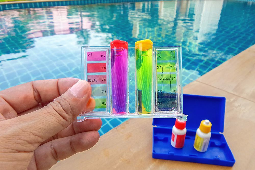 Pool chemical testing kit showing pH and chlorine levels in a Baton Rouge, Louisiana swimming
pool.