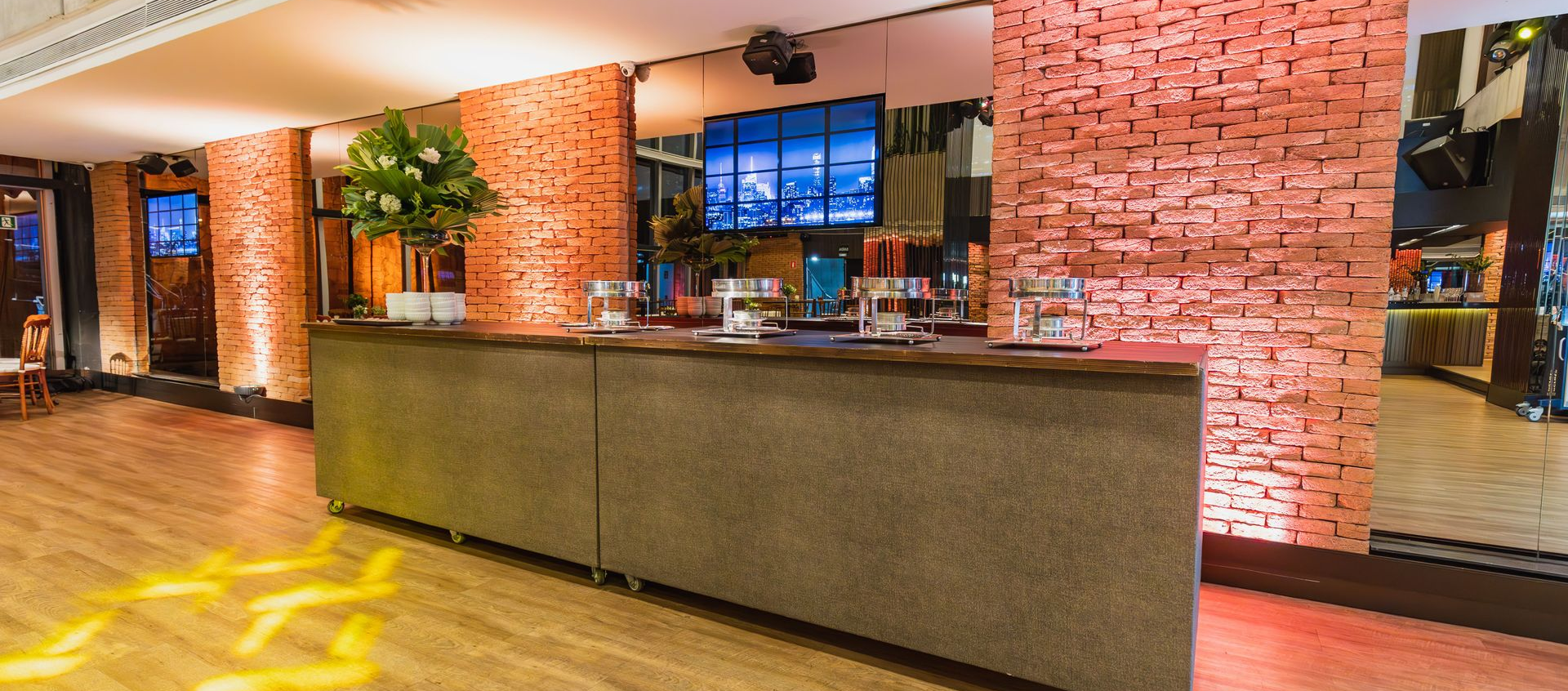 Bar and food service at Essex Indoor Golf Center