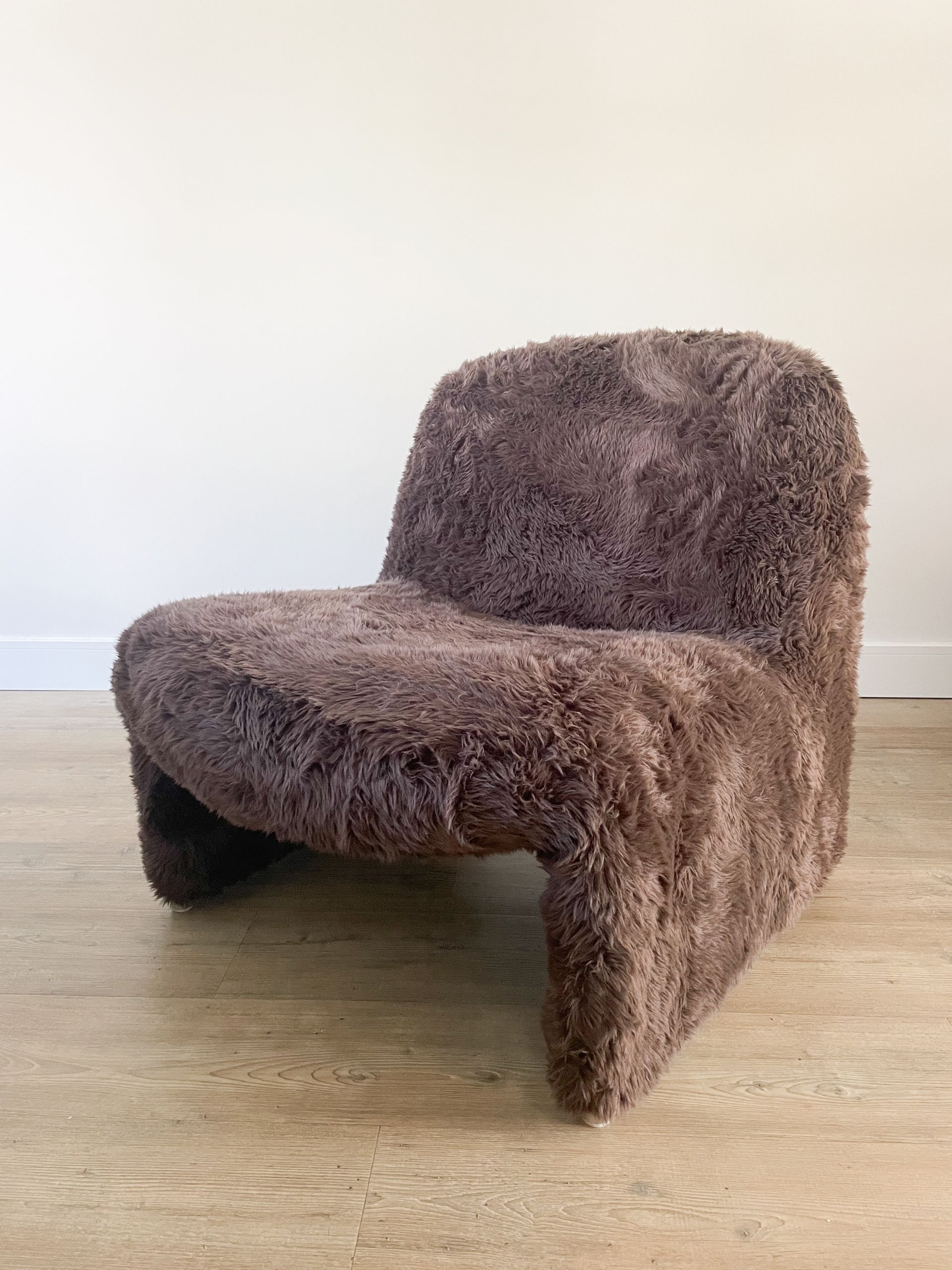 Vintage Artifort Alky fauteuil | donkerbruine faux fur