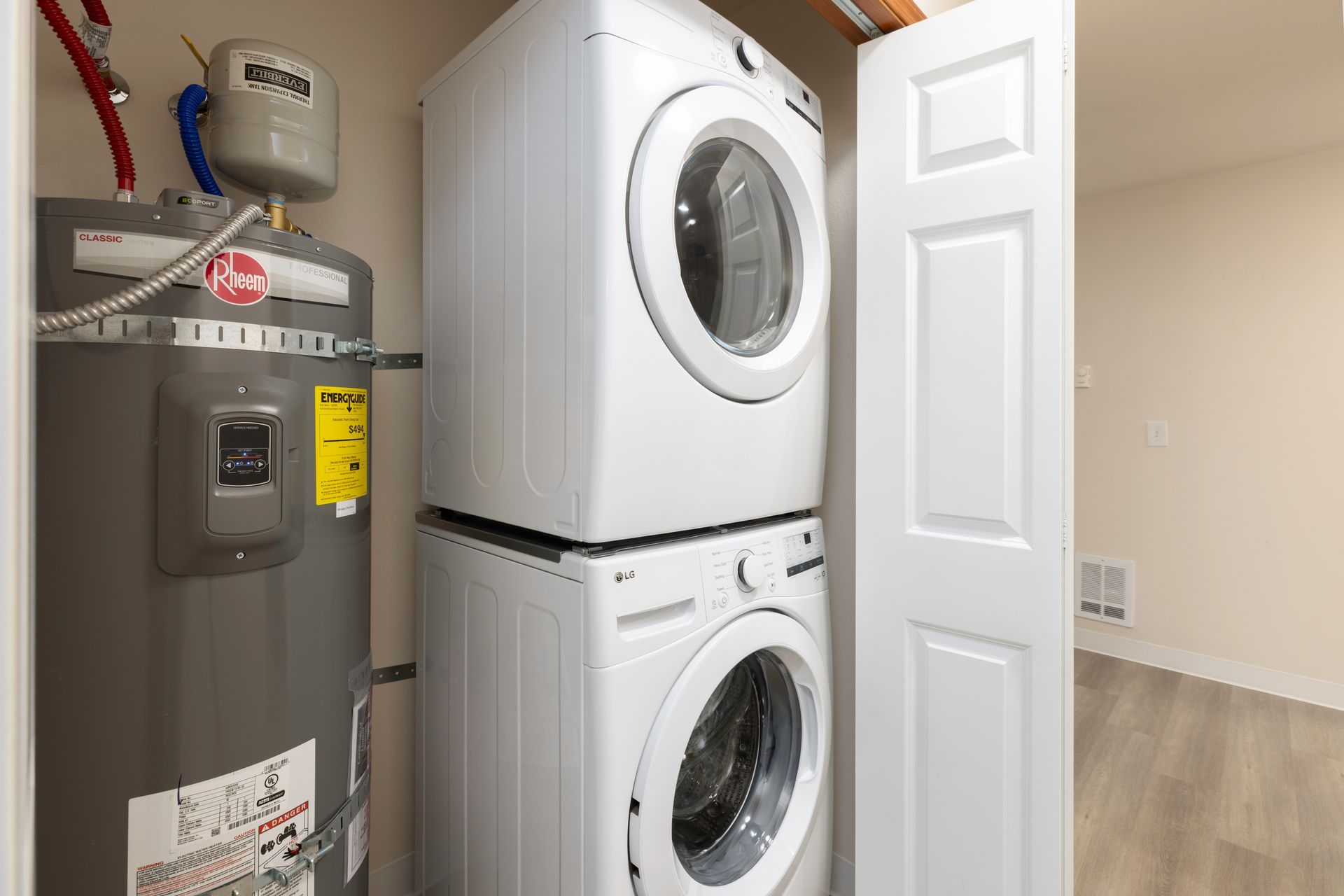 Photo of the washer/dryer area
