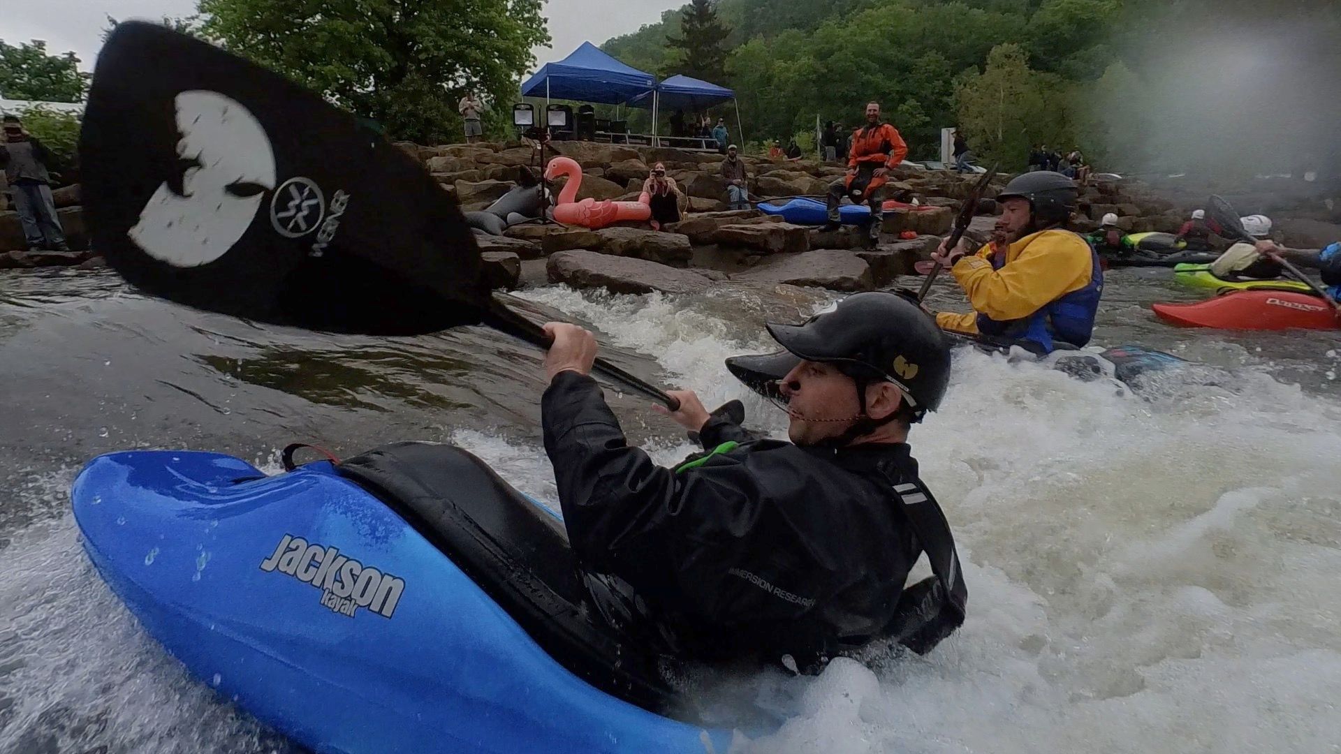 kayak surfing during the day time