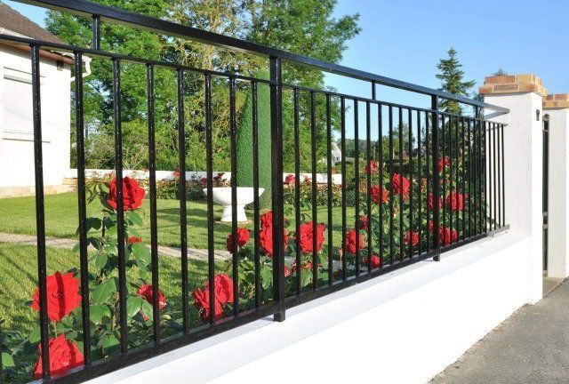 Fences with red flowers – Branchburg, NJ - Eagle Fence Supply Inc