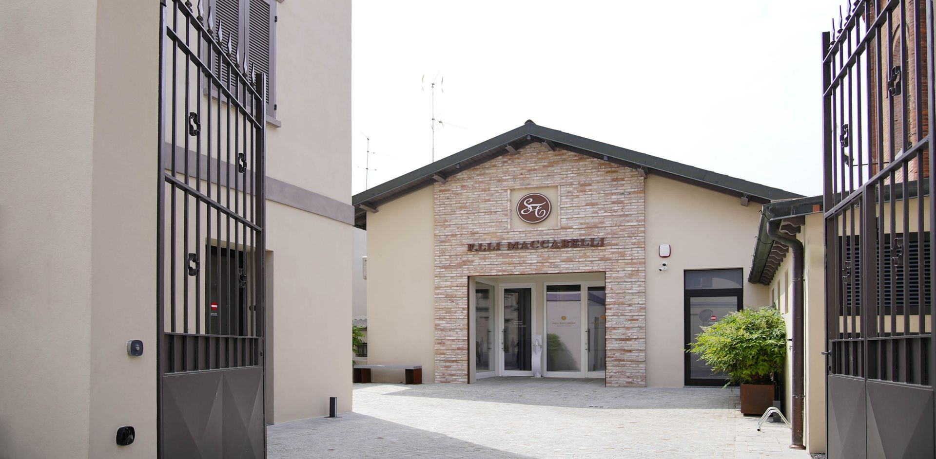 I Vantaggi di Affidarsi a un’Agenzia Funebre Esperta