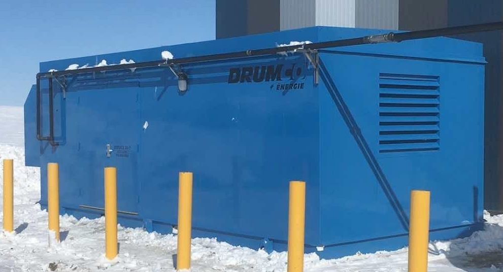 Un récipient bleu avec le mot tambour dessus