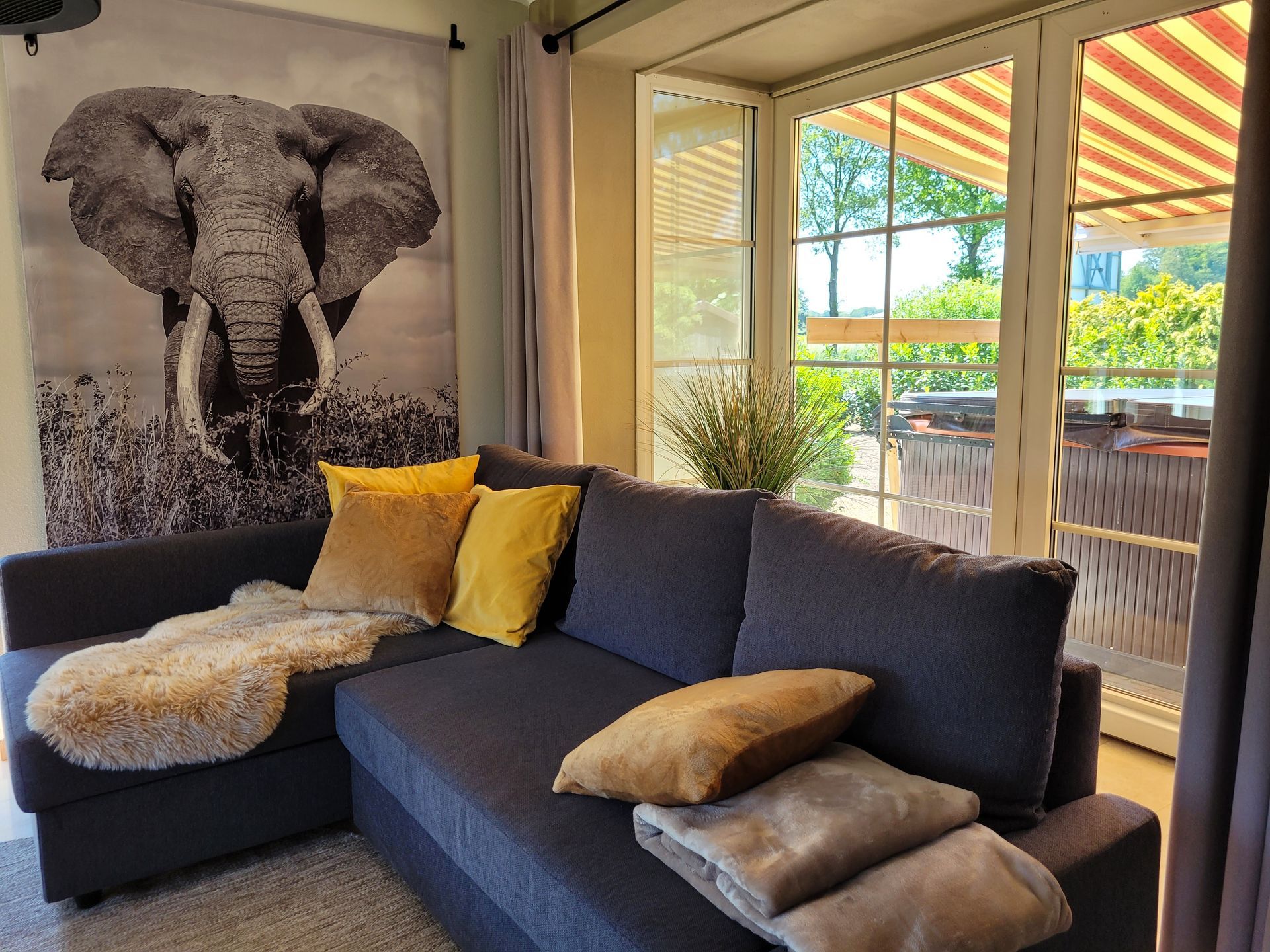 Secret Wellness | Lonneker | Woonkamer | Jacuzzi