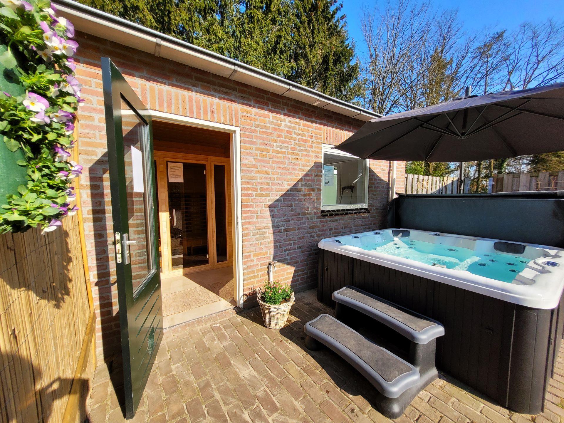 Heidezicht | Jacuzzi | Zonnige tuin | Tuinset | Genieten | Bos | Natuur