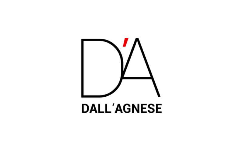 Logo DALL'AGNESE in nero con accento rosso su sfondo bianco.
