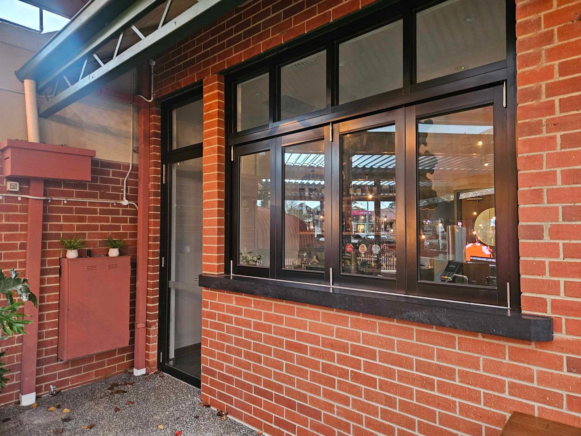 Commercial windows