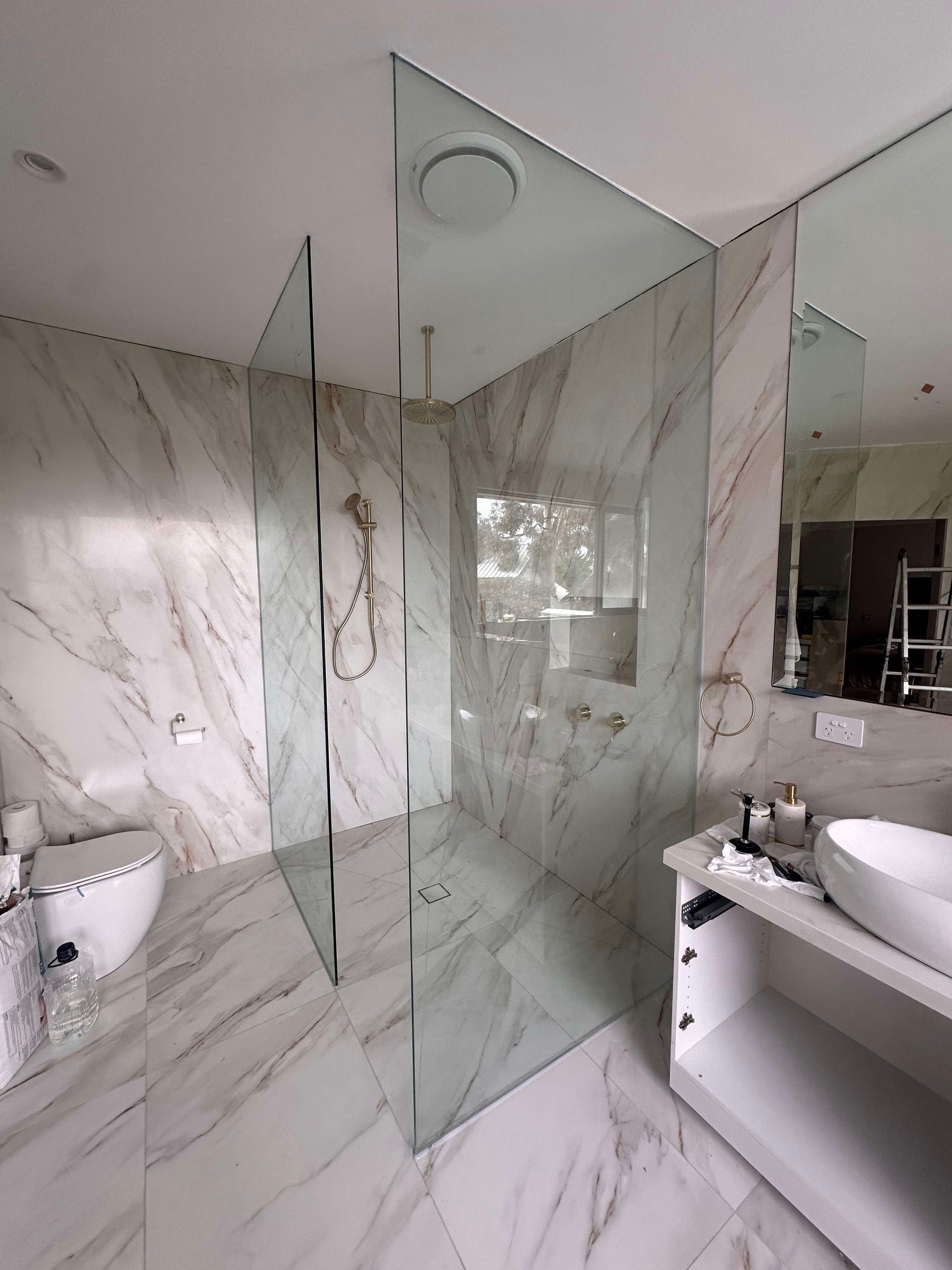 Showerscreens