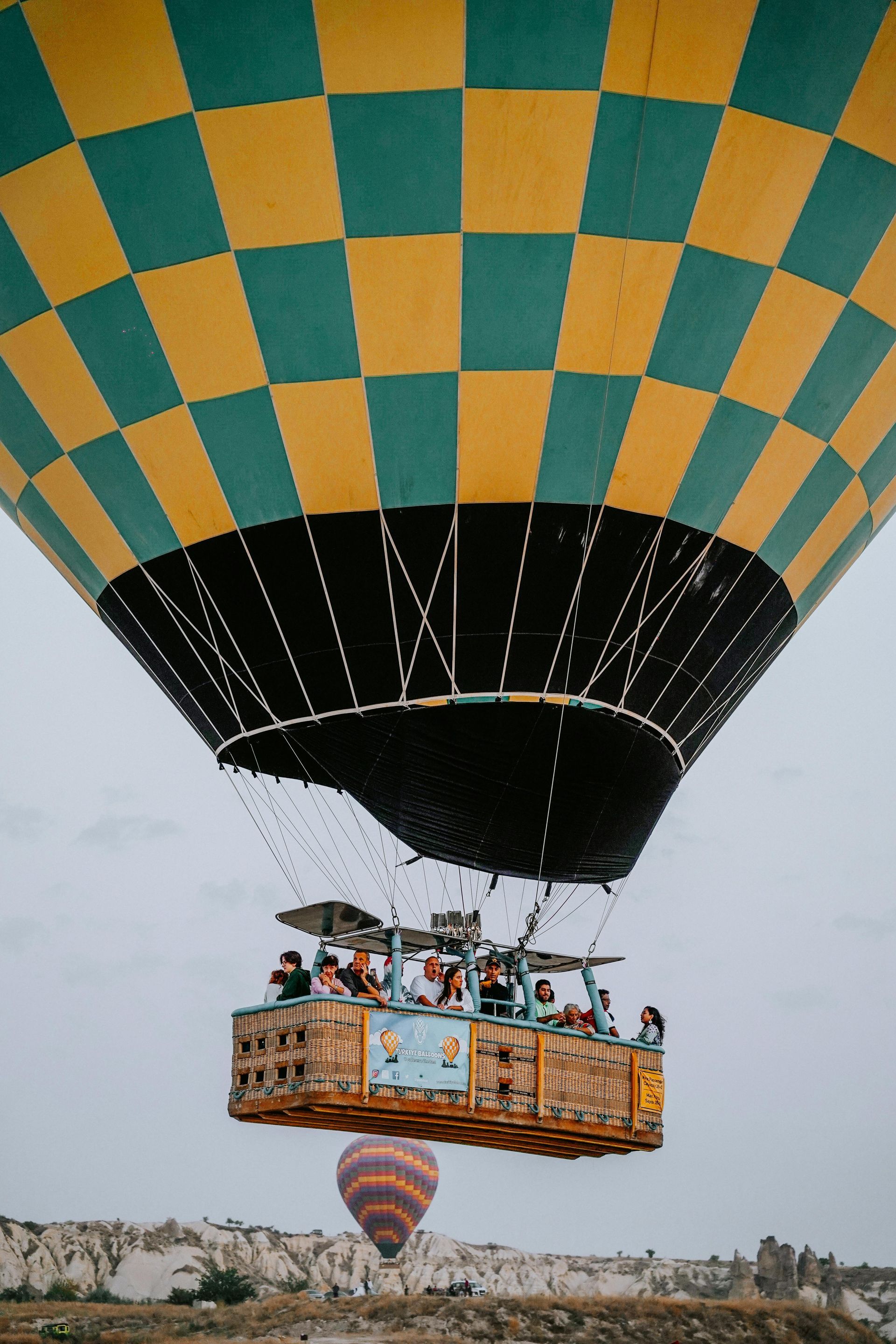 hot air baloon in the ski