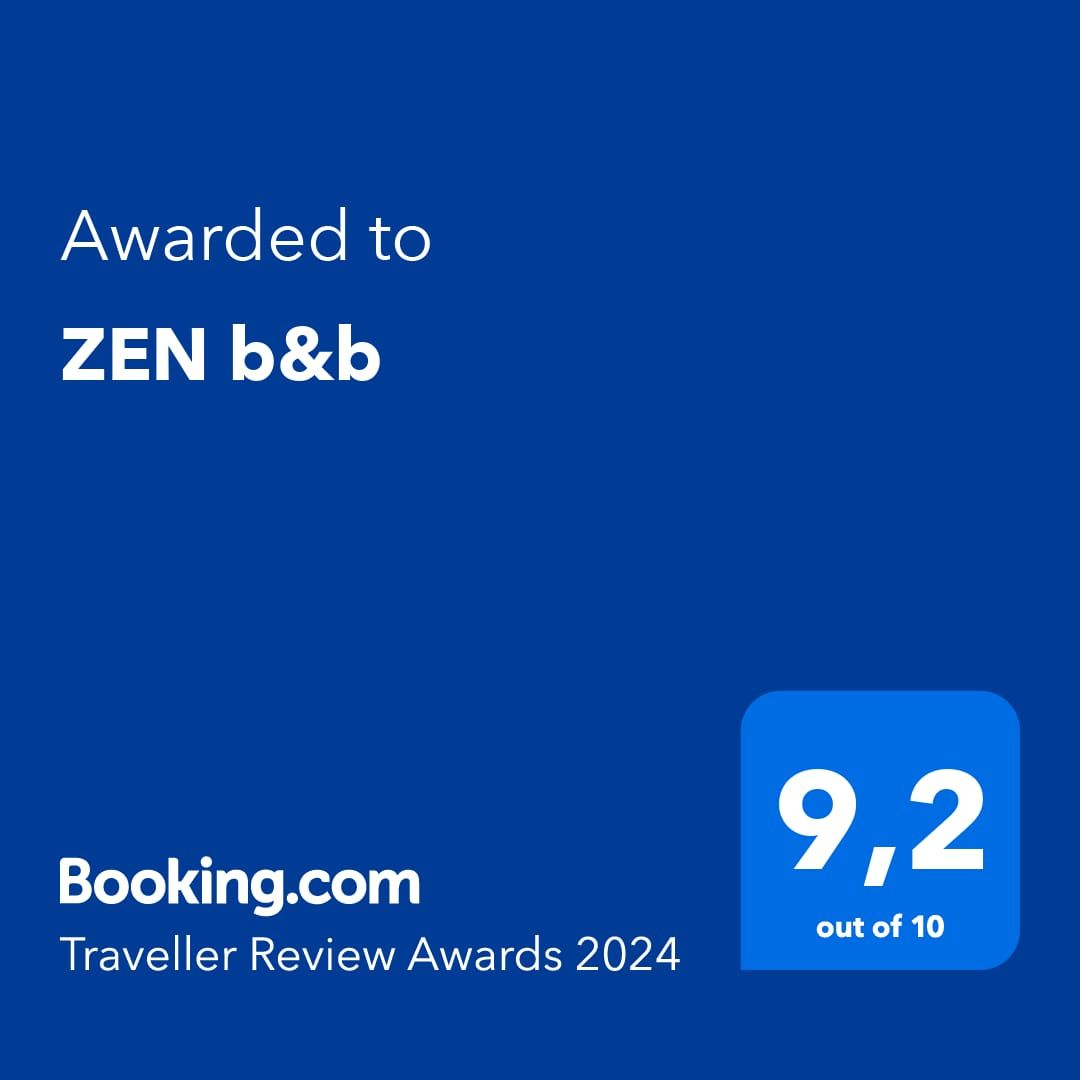 Booking.com Traveller Review Award 2024 voor ZEN b&b, een blauw vierkantje met een score van 9,2 uit 10.
