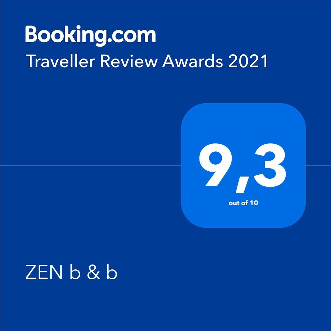 Booking.com Traveller Review Award 2021 voor ZEN b&b, een blauw vierkantje met een beoordeling van 9,3 uit 10.