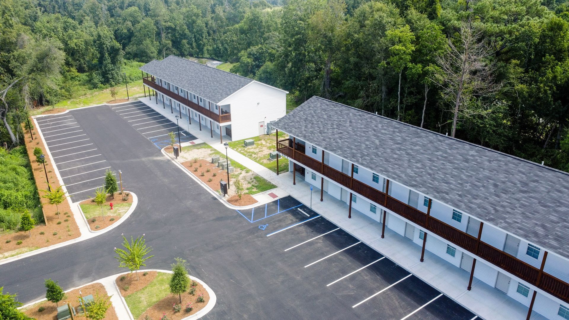 Houston Court modern apartment exterior in Valdosta GA