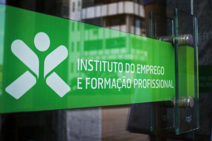Green sign for the 
