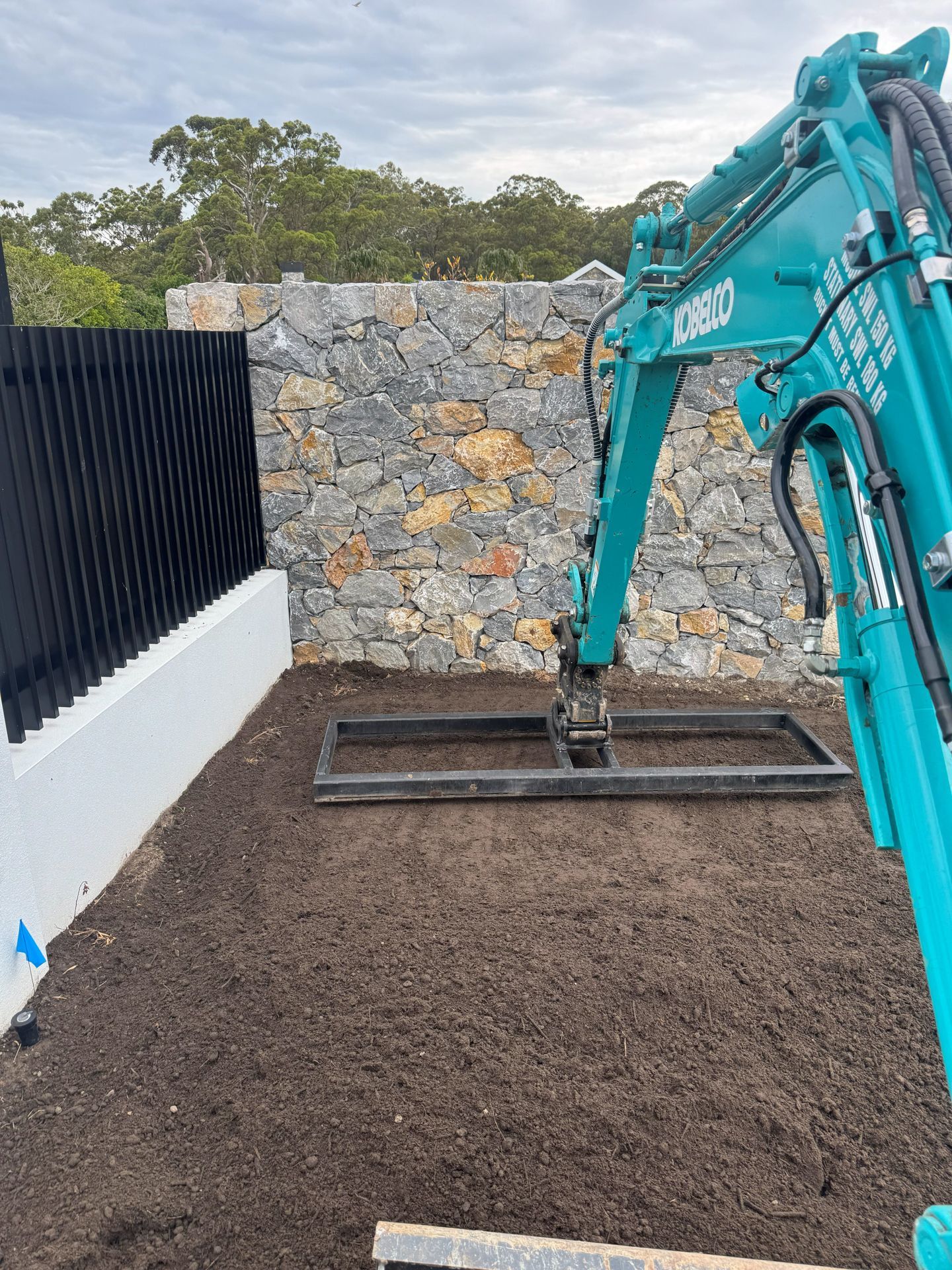2.6T Level bar attachment hire