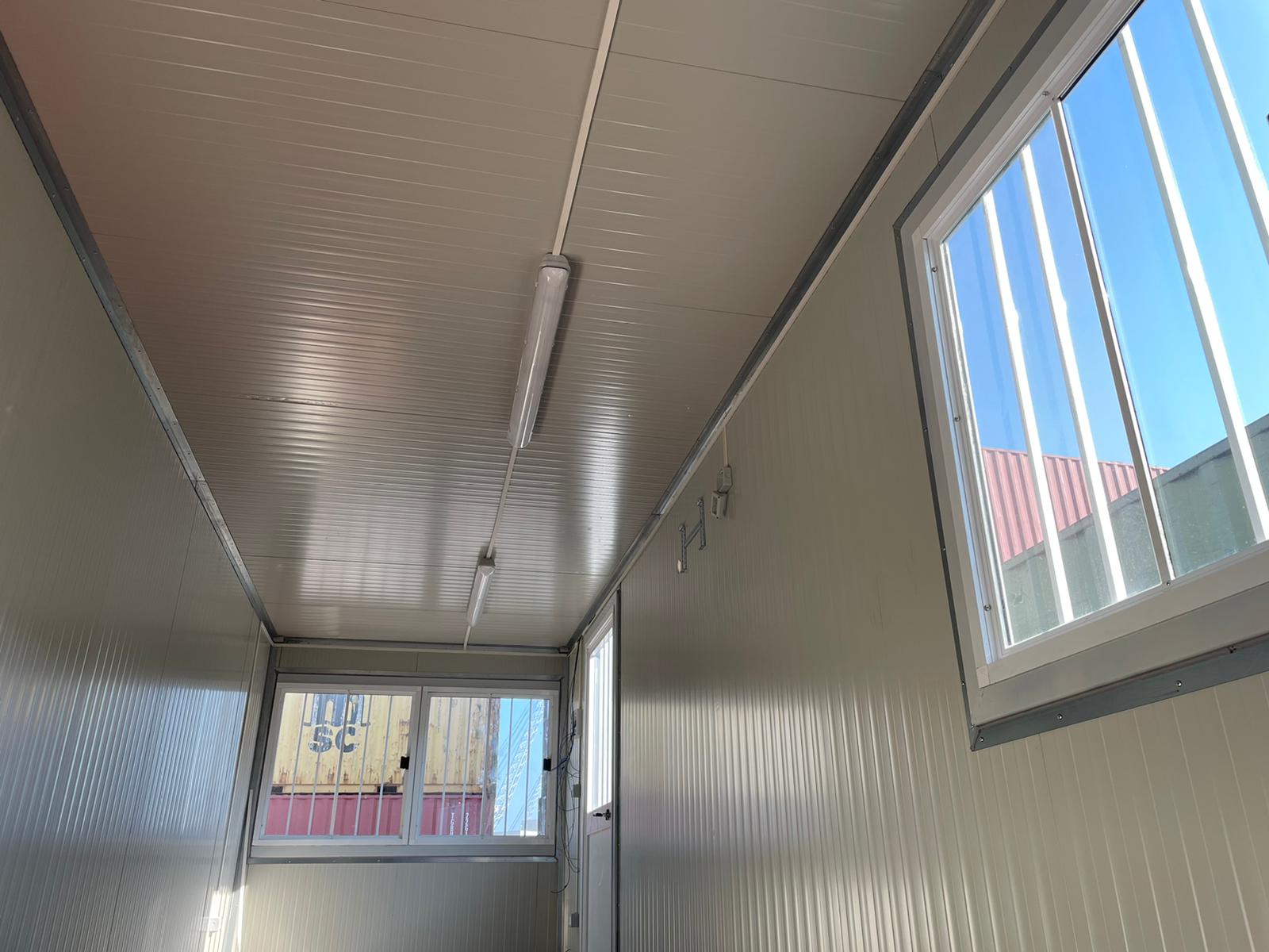 luci nel container