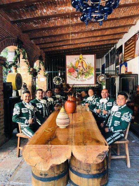 MARIACHI MONUMENTAL DE IRAPUATO – Excelente presentación
