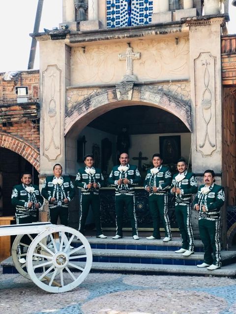 MARIACHI MONUMENTAL DE IRAPUATO – Mariachis económicos