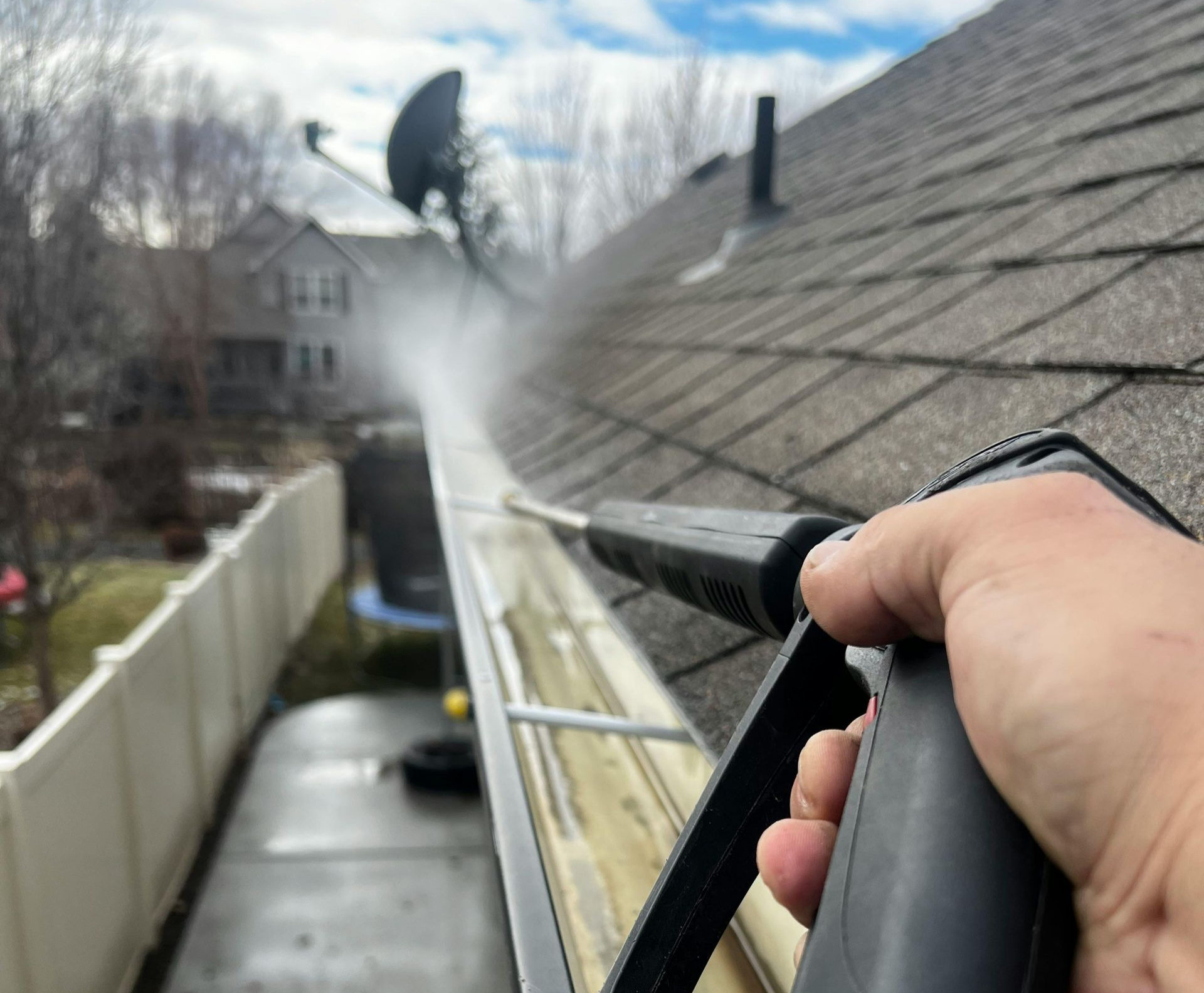 Gutter cleaning in Amarillo, TX Gutter cleaning in Amarillo, TX
