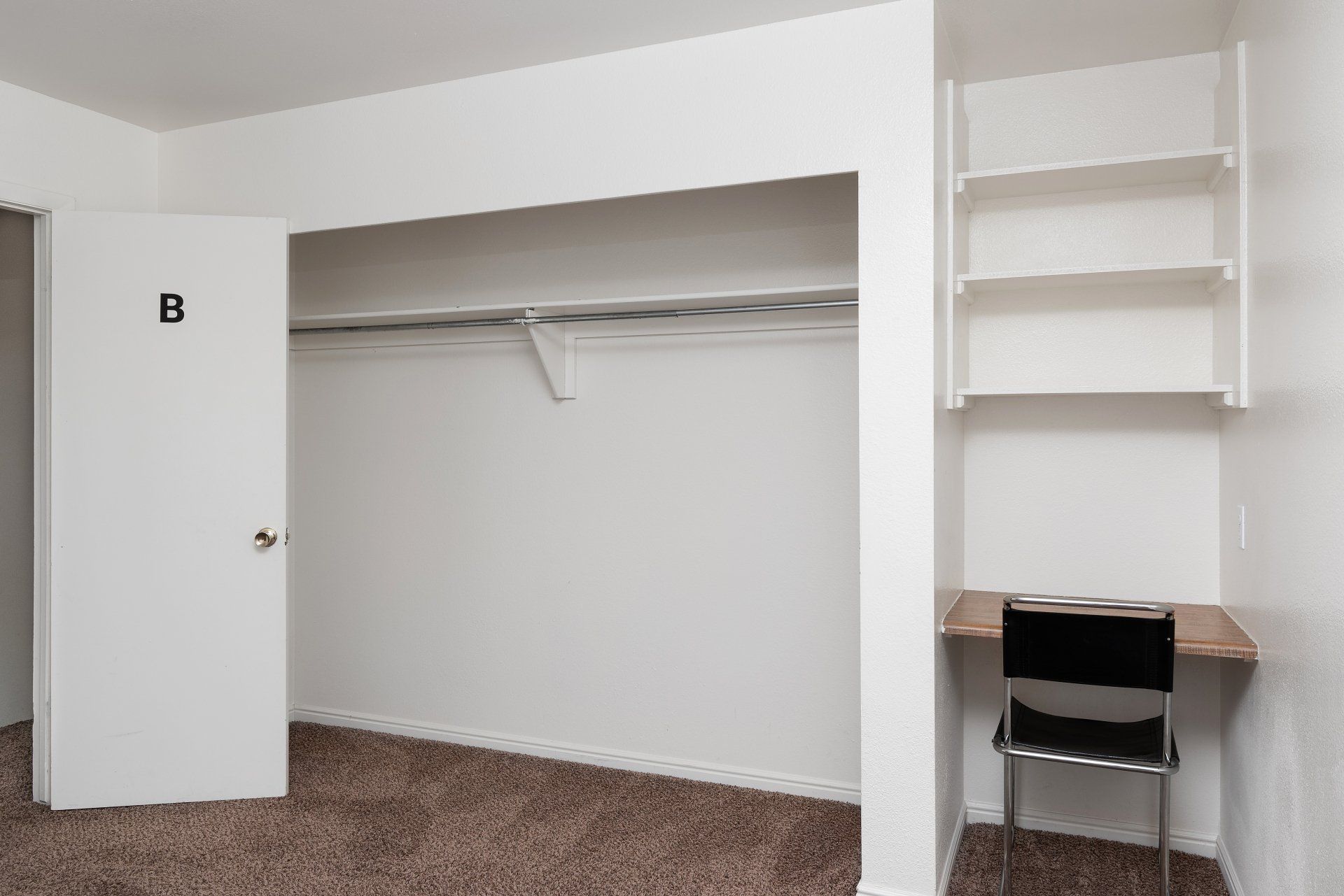 Seasons Apartments offers furnished private and shared student housing near SUU. Features large bedrooms, in-unit laundry, and a prime location just a short distance from Southern Utah University