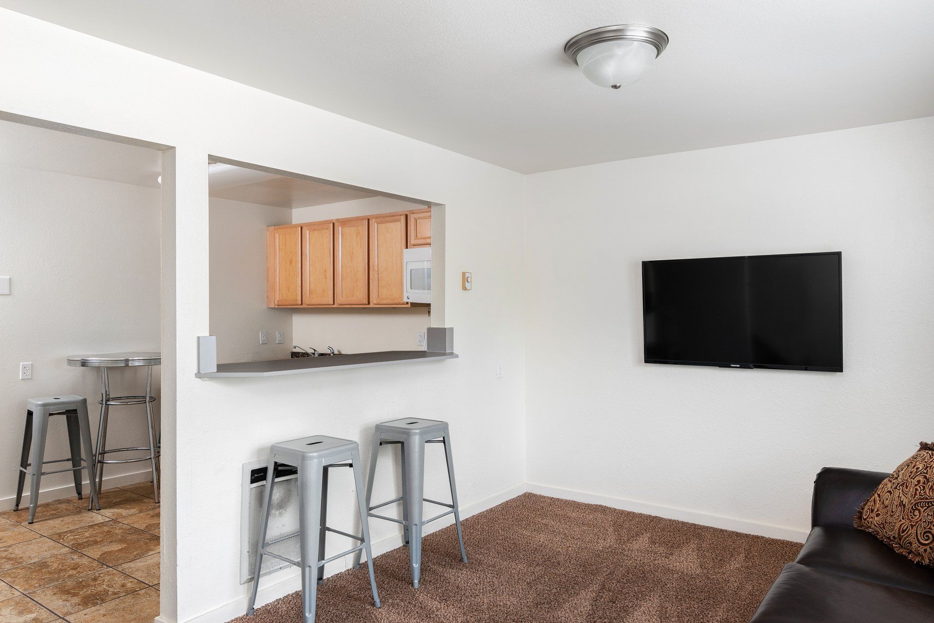 Seasons Apartments offers furnished private and shared student housing near SUU. Features large bedrooms, in-unit laundry, and a prime location just a short distance from Southern Utah University