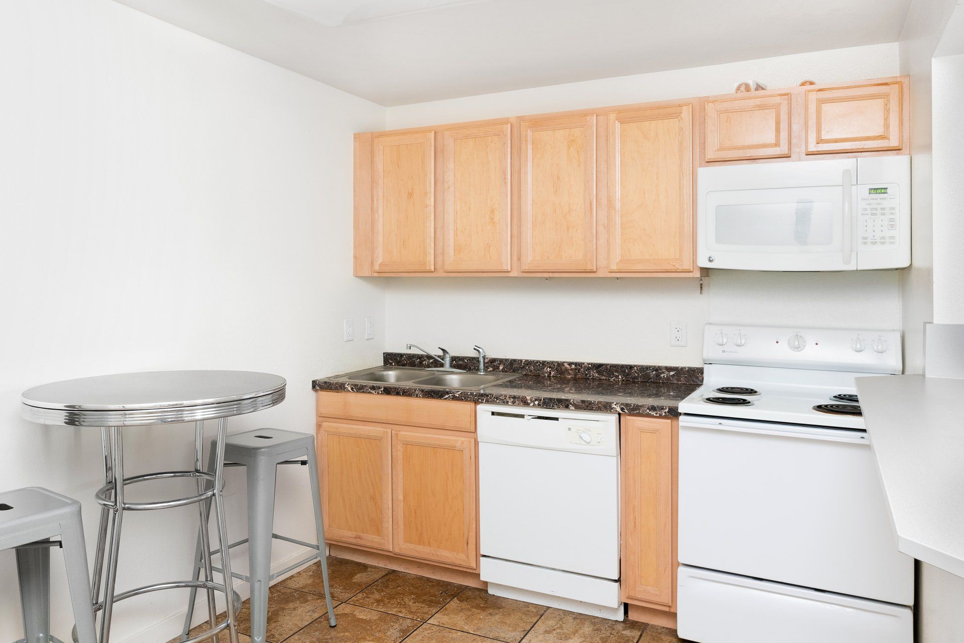 Seasons Apartments offers furnished private and shared student housing near SUU. Features large bedrooms, in-unit laundry, and a prime location just a short distance from Southern Utah University