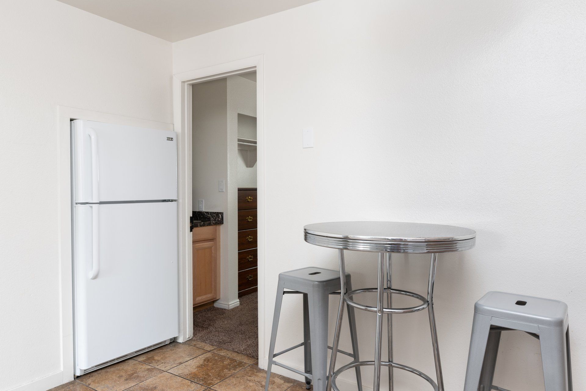 Seasons Apartments offers furnished private and shared student housing near SUU. Features large bedrooms, in-unit laundry, and a prime location just a short distance from Southern Utah University