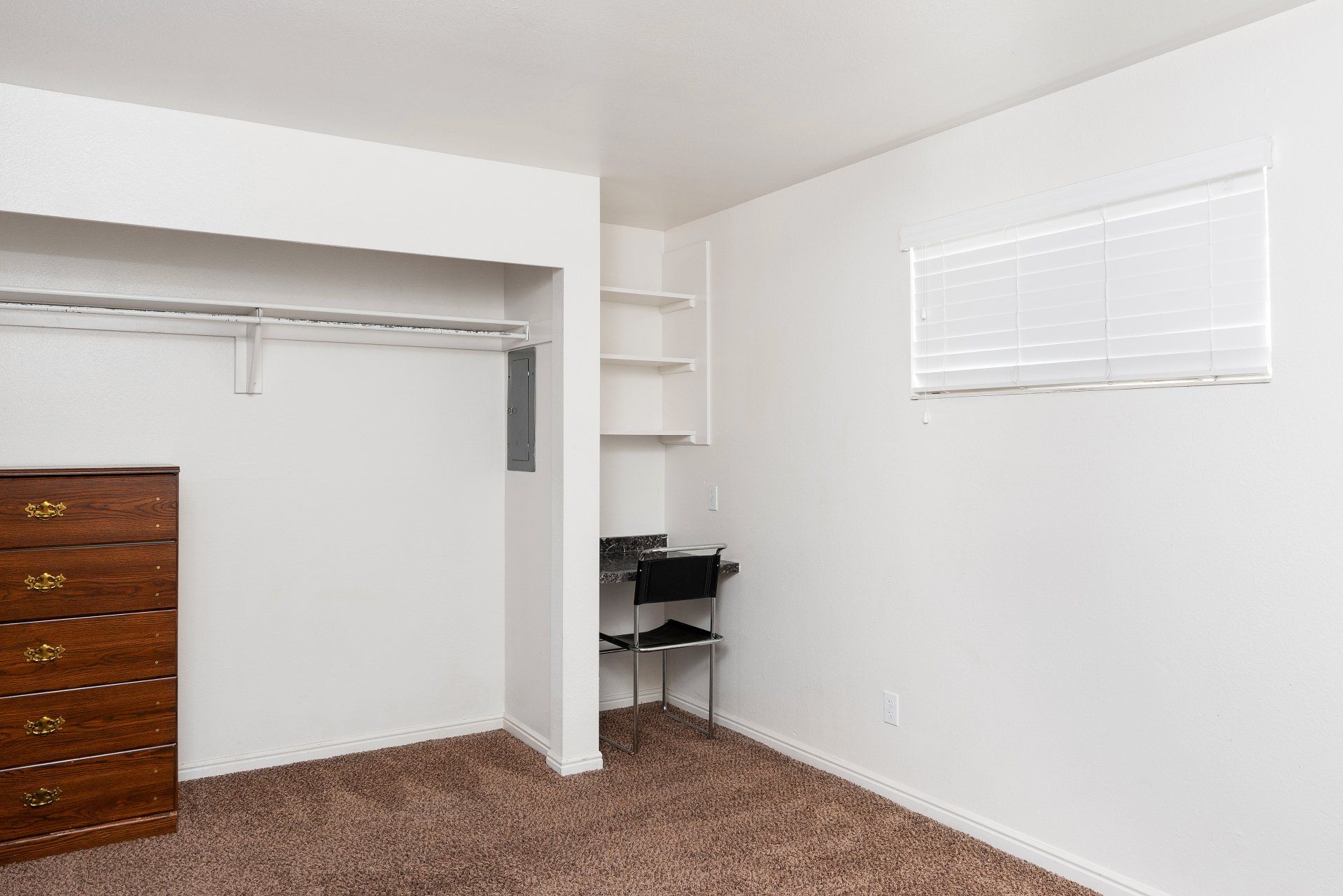Seasons Apartments offers furnished private and shared student housing near SUU. Features large bedrooms, in-unit laundry, and a prime location just a short distance from Southern Utah University