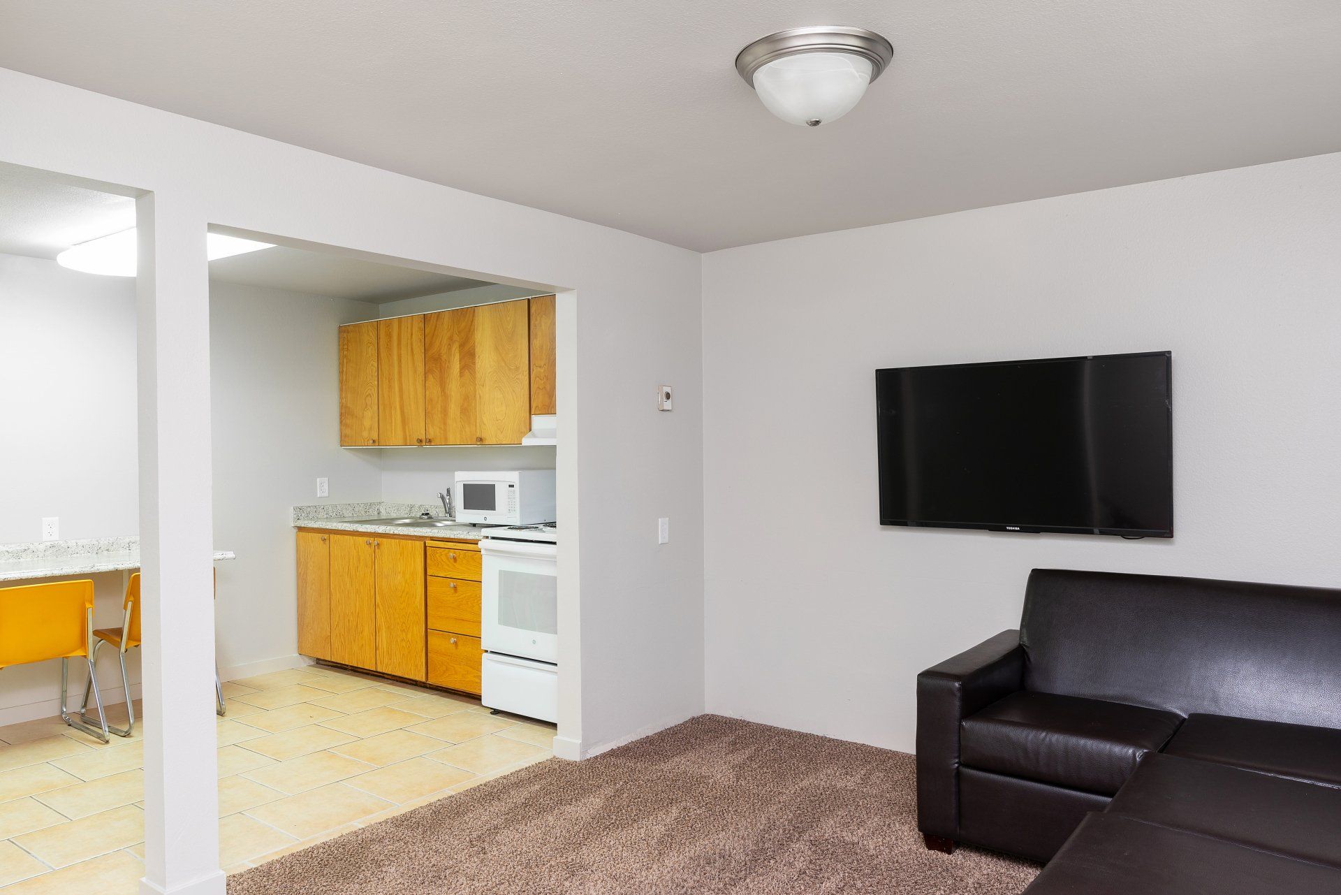Seasons Apartments offers furnished private and shared student housing near SUU. Features large bedrooms, in-unit laundry, and a prime location just a short distance from Southern Utah University