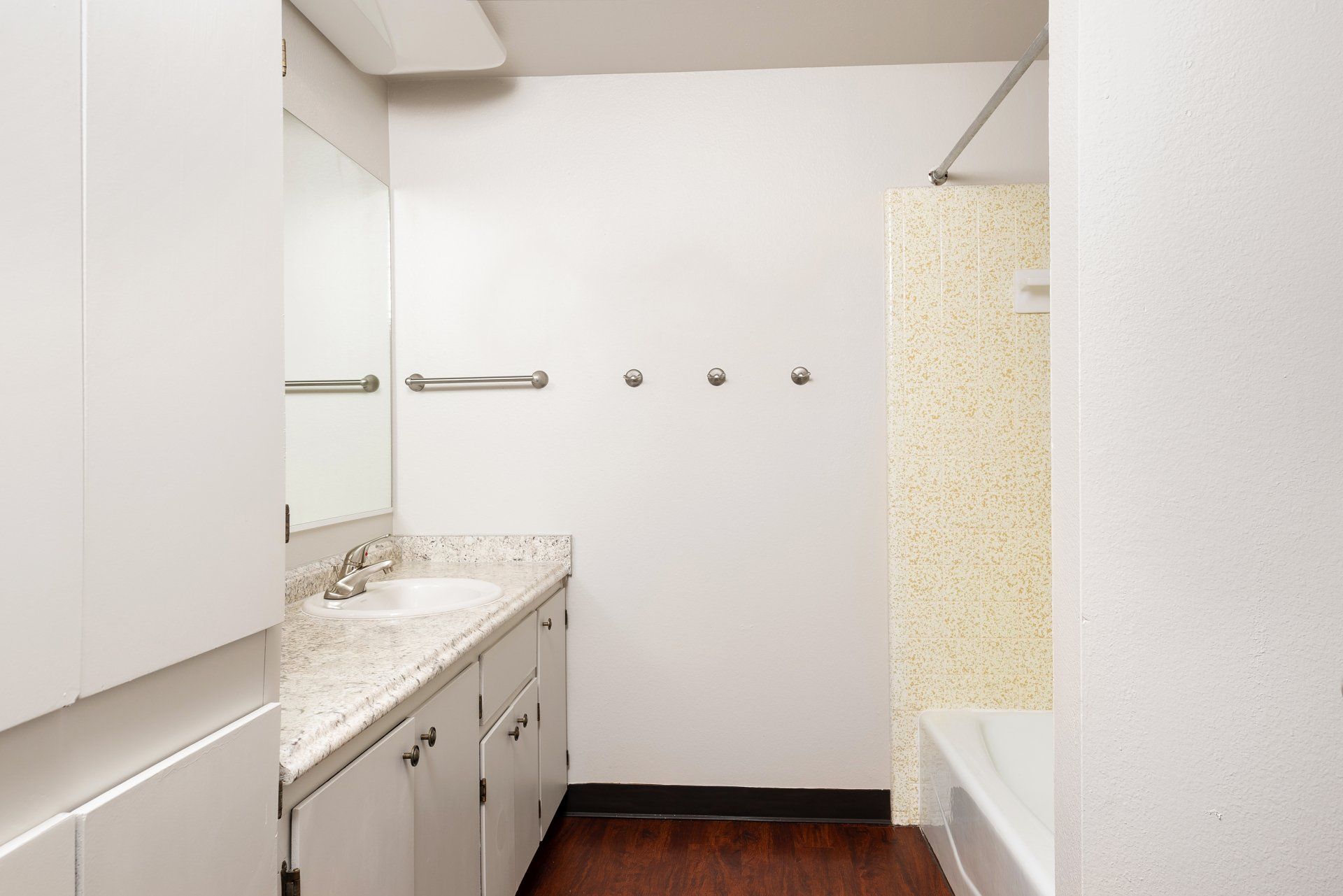Seasons Apartments offers furnished private and shared student housing near SUU. Features large bedrooms, in-unit laundry, and a prime location just a short distance from Southern Utah University
