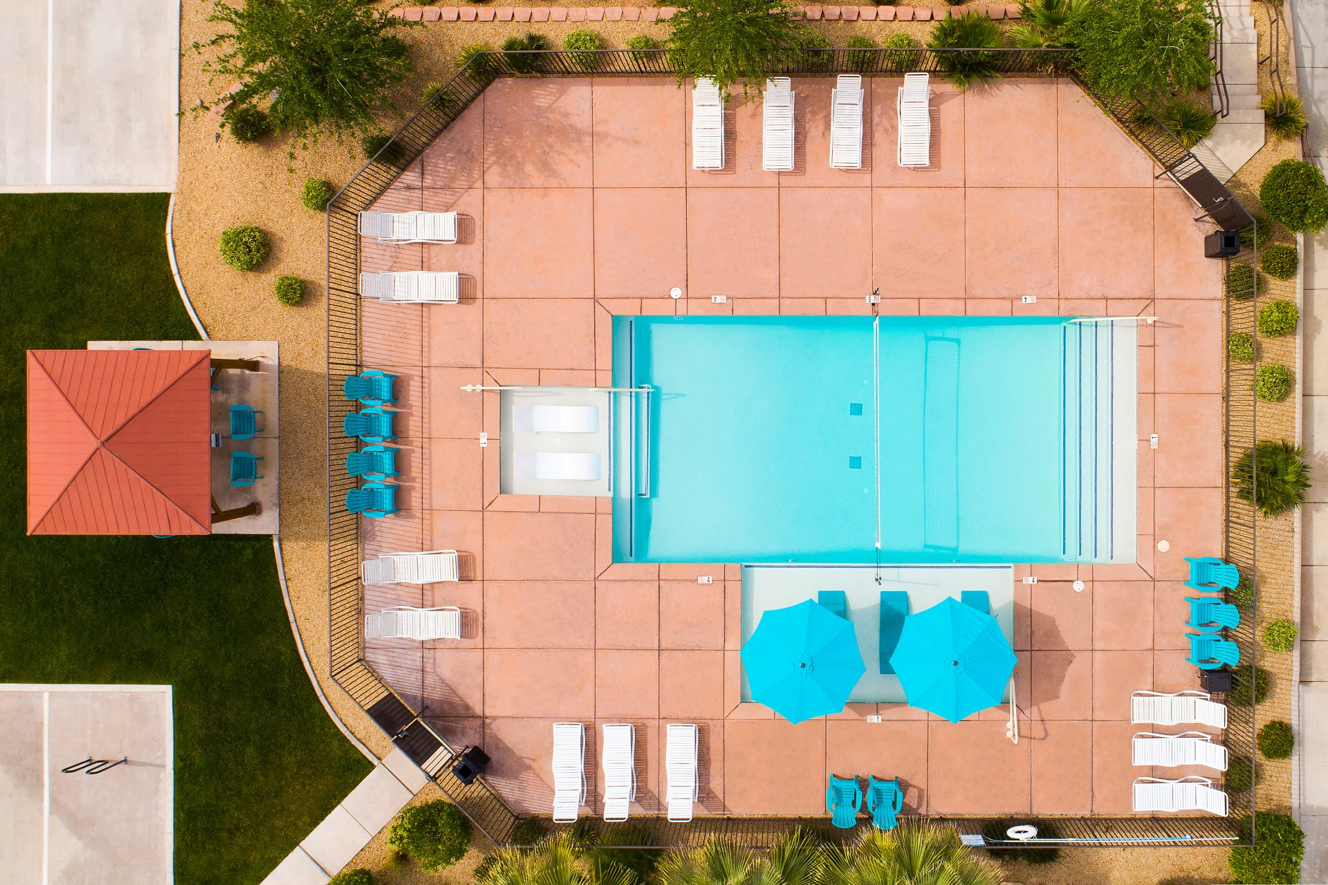 The Stay Apartments. Student housing near Utah Tech. Furnished Student housing. In-unit laundry and fully furnished bedrooms. Resort-style pool and lounge deck. Spacious common areas and study rooms