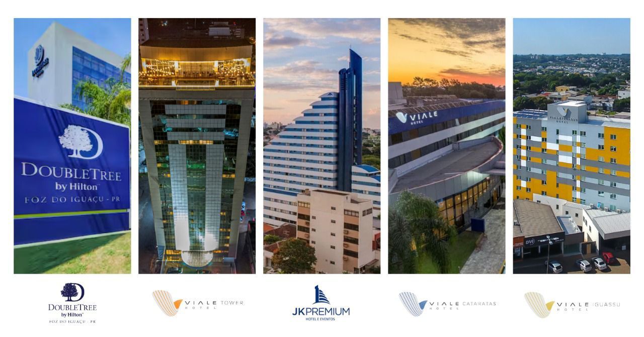 Uma colagem mostrando cinco edifícios de hotéis diferentes, cada um acompanhado do logotipo da respectiva marca na parte inferior.