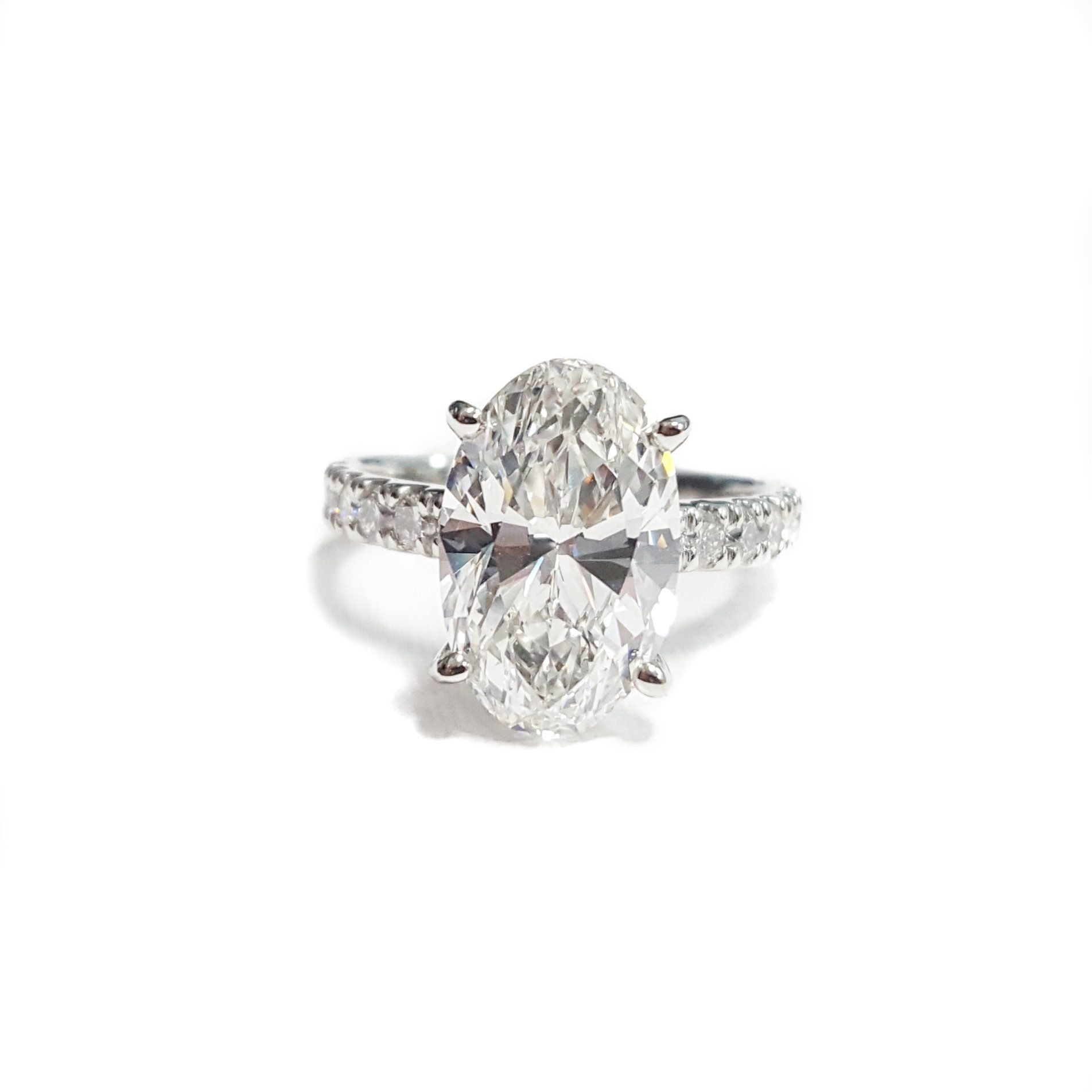 Oval Engagment Ring