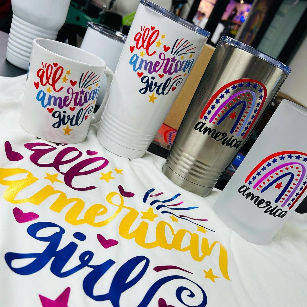 White shirt and drinkware with