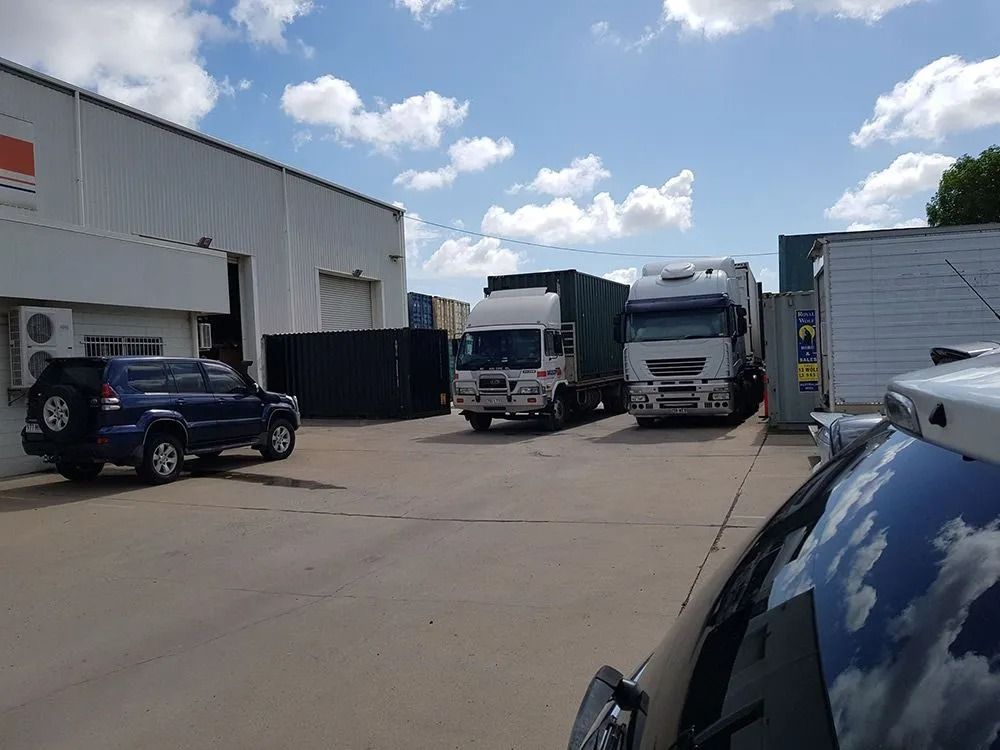 Two White Removalist Truck in Townsville